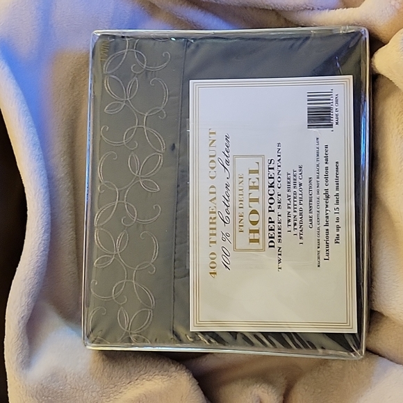 Fine Deluxe Hotel 400 thread count sateen sheet set Twin gray embroidery New… - Picture 1 of 3